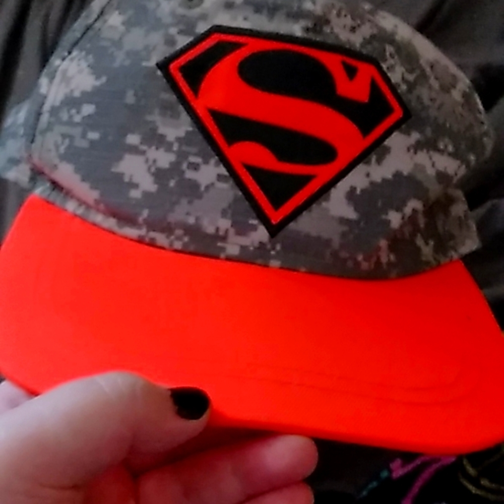 Camo superman hat